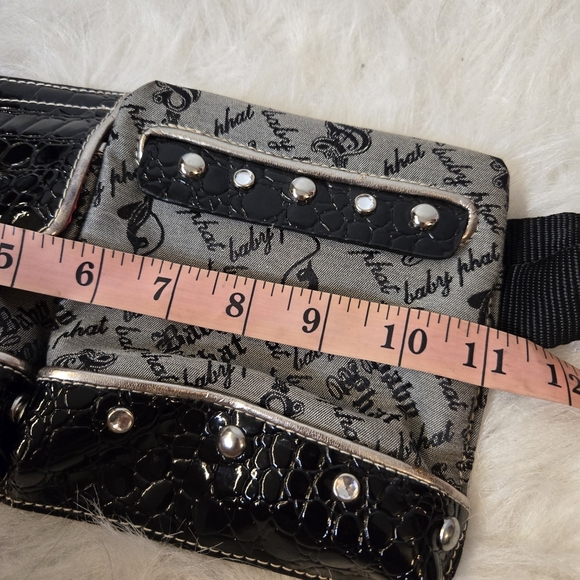 Y2k Baby Phat Gray and Black Belt Bag!